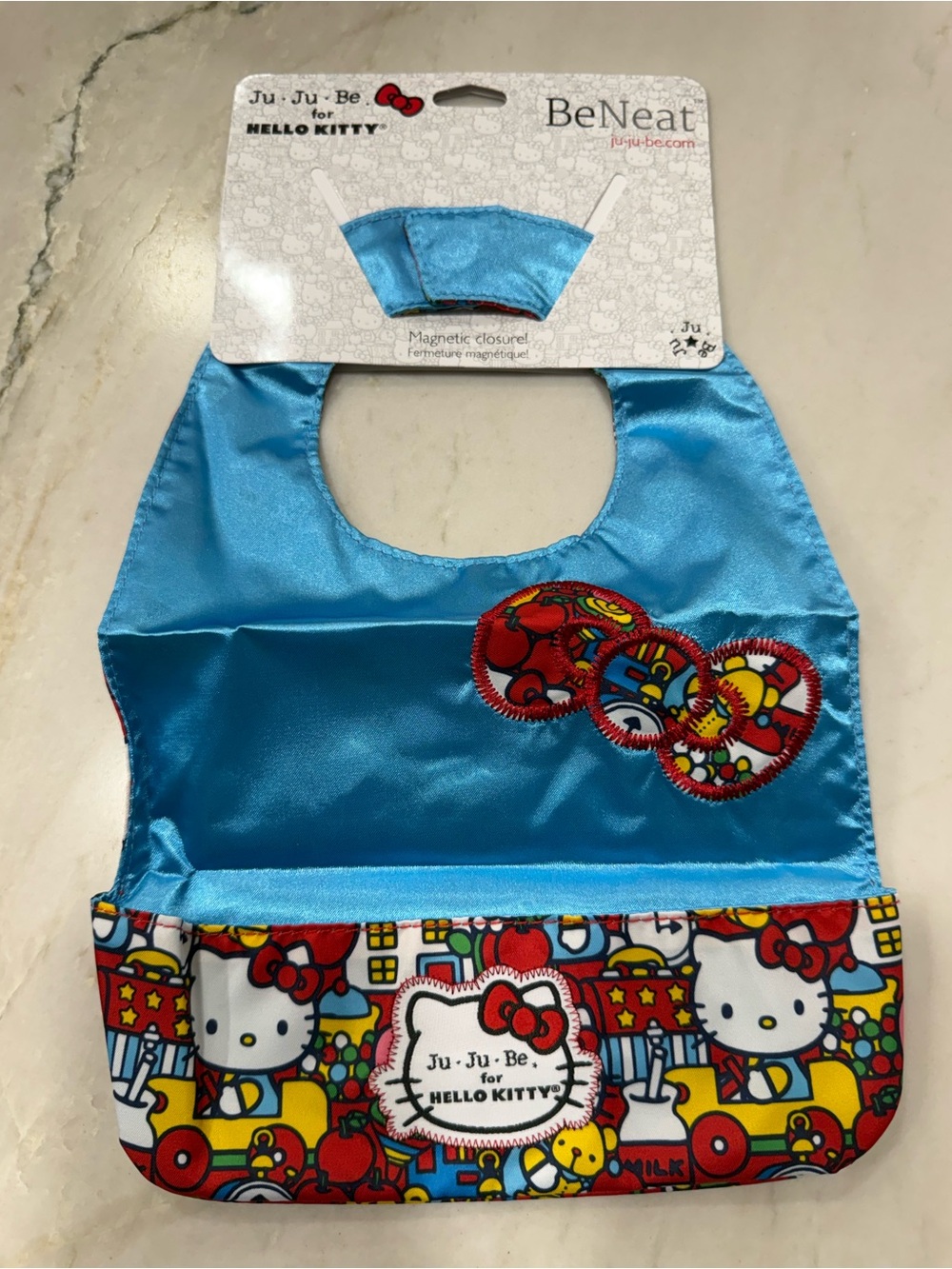 NEW Jujube X Hello Kitty Be Neat Bib
